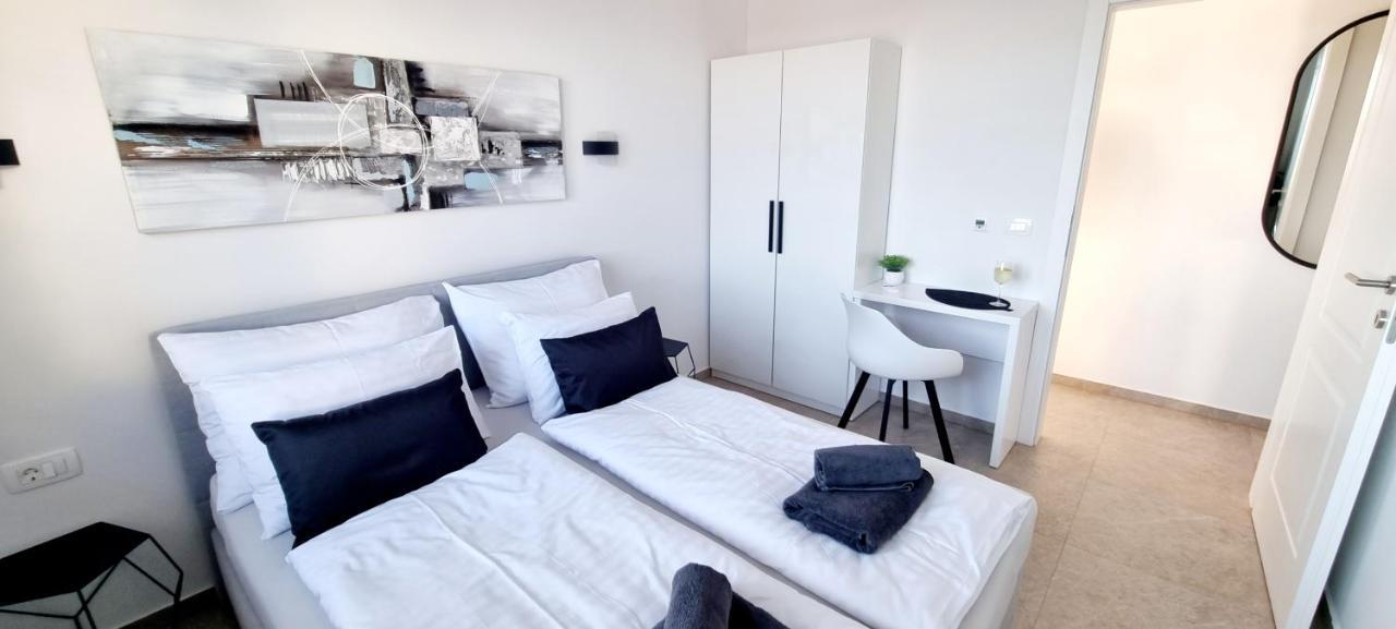 Dinary Apartman วีร์ ภายนอก รูปภาพ